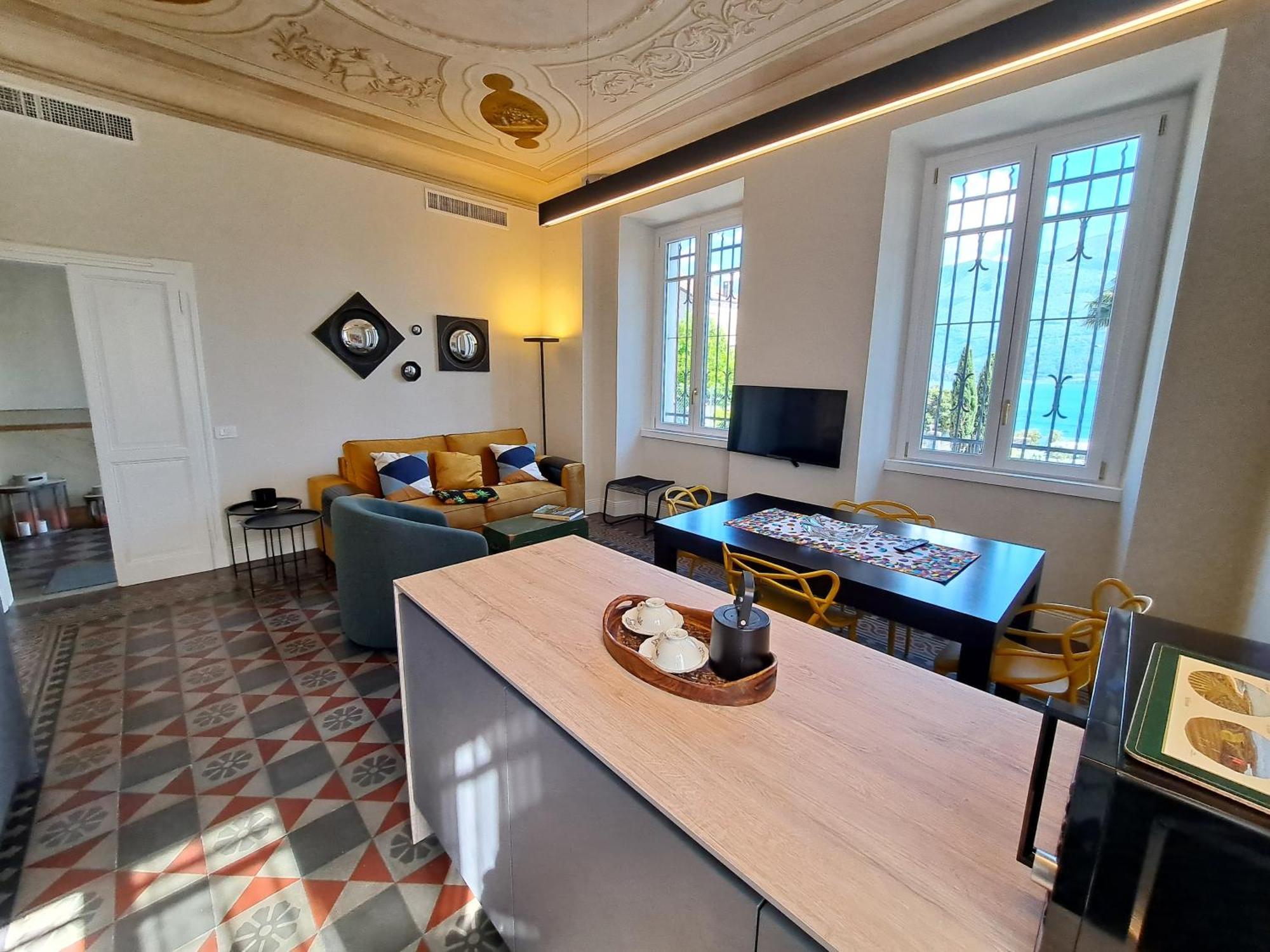 Appartement Immobillario - Domus Palmae à Domaso Extérieur photo